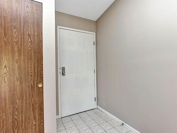 5th image of 7231 Creekview Drive