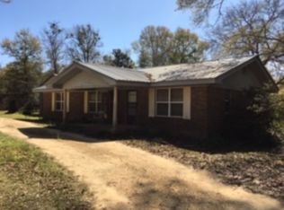 1869 Varnum Rd, Laurel Hill, FL 32567