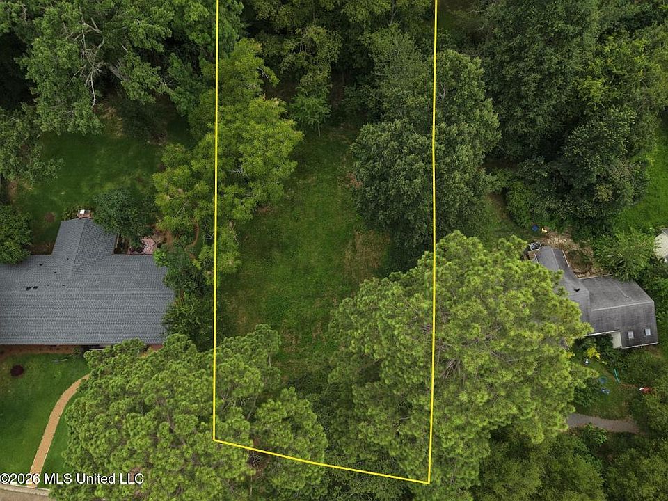2nd image of 4005 Hawthorn Dr Lot 14