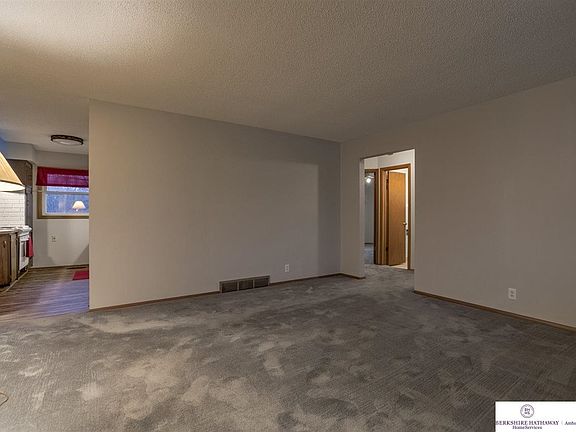 3rd image of 3502 Sherwood Dr