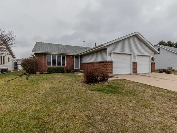 905 Heather Ln, Ottawa, IL 61350