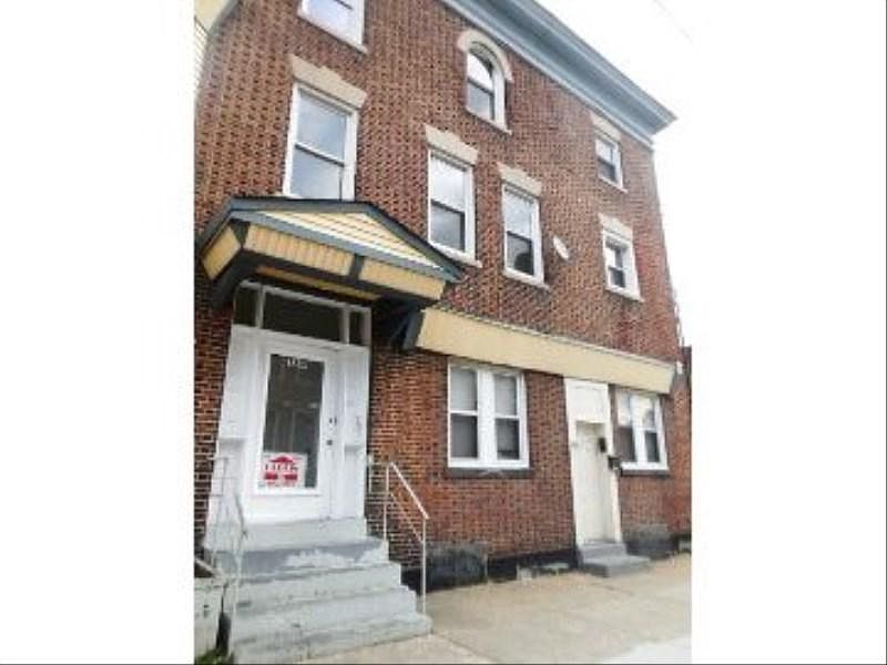 1st image of 5358 Woodland Ave APT 3