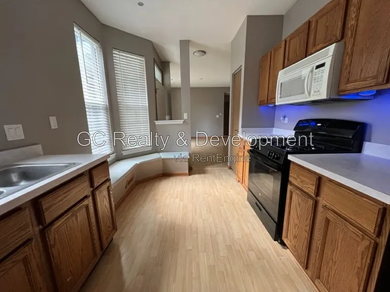 159 Shorewood Dr — Photo 4