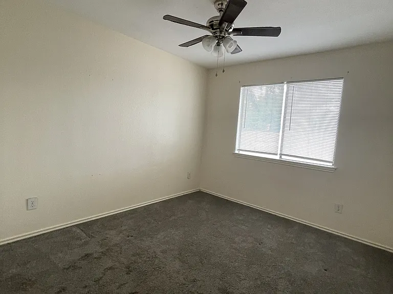 500 Burton Ave — Photo 6