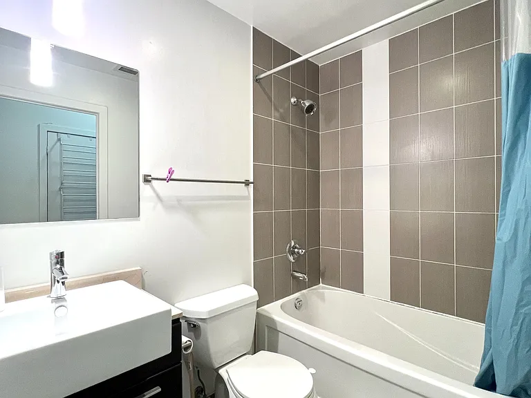 770 Bay St #2607 — Photo 7