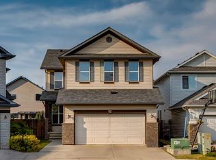 82 S Everglen Cres SW, Calgary, AB T2Y0G5
