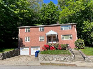 409 Lowell Ave #409, Newtonville, MA 02460