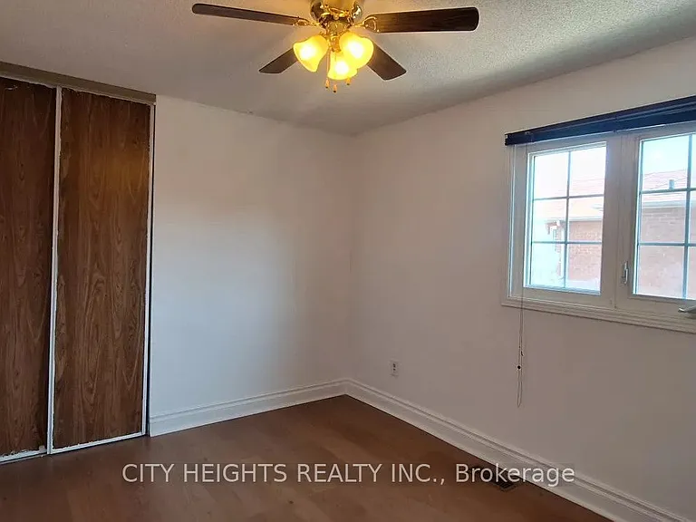 120 Littles Rd — Photo 16