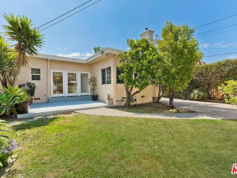 212 N Palm Dr — Photo 14