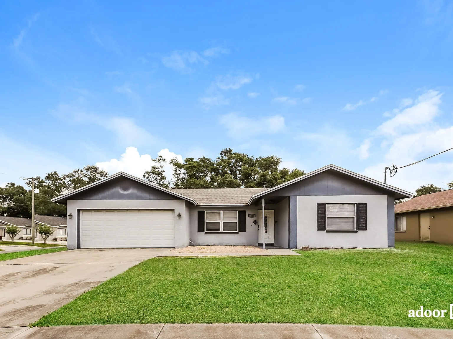 3 bed, 2.0 bath, 1136 sqft, $2,145 — Photo 1