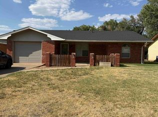 2726 W Pine Ave, Enid, OK 73703