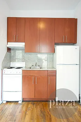 Rented by Plaza Real Estate Group | media 38