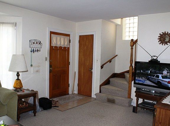 3rd image of 1816 N 72nd Ct