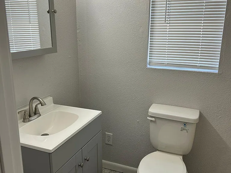 4233 Clay St — Photo 7