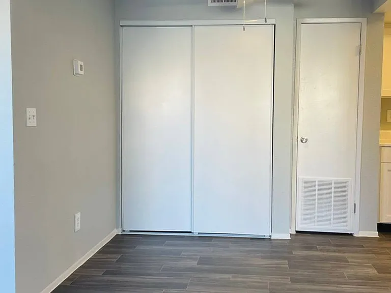 2x1_Dining Room