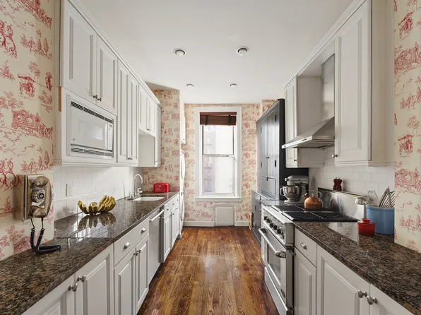 800 Riverside Drive image 7 of 17