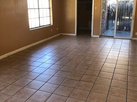 3rd image of 10940 Roger Dr APT A