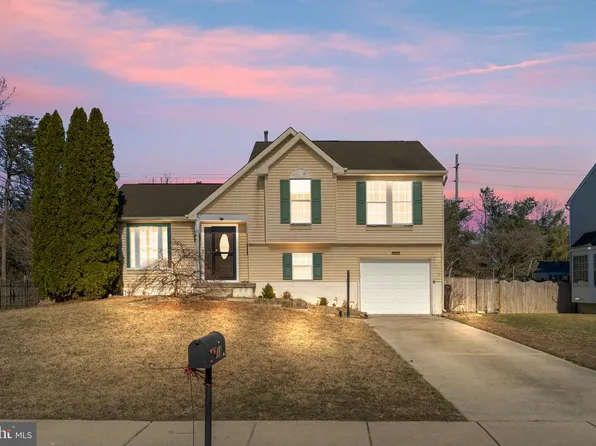 18 Rosalind Cir, Sicklerville, NJ 08081