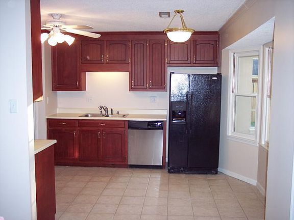 Eat-in Kitchen