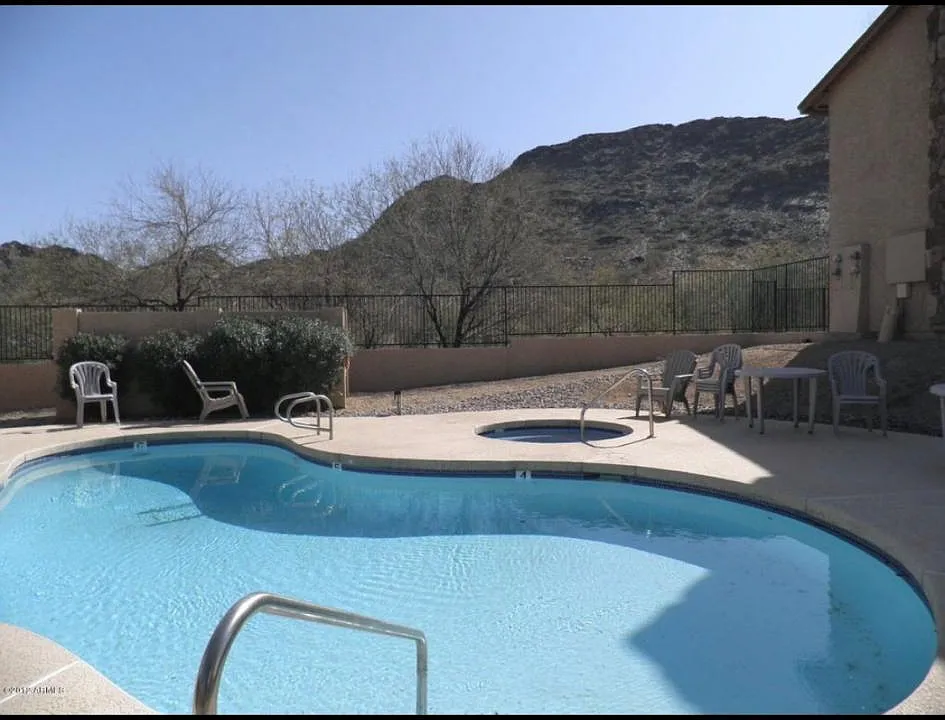 1545 E Sahuaro Dr #15