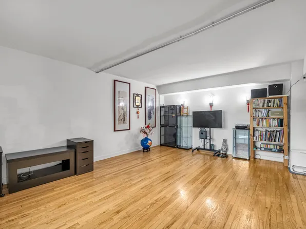 139-15 83rd Avenue image 11 of 21