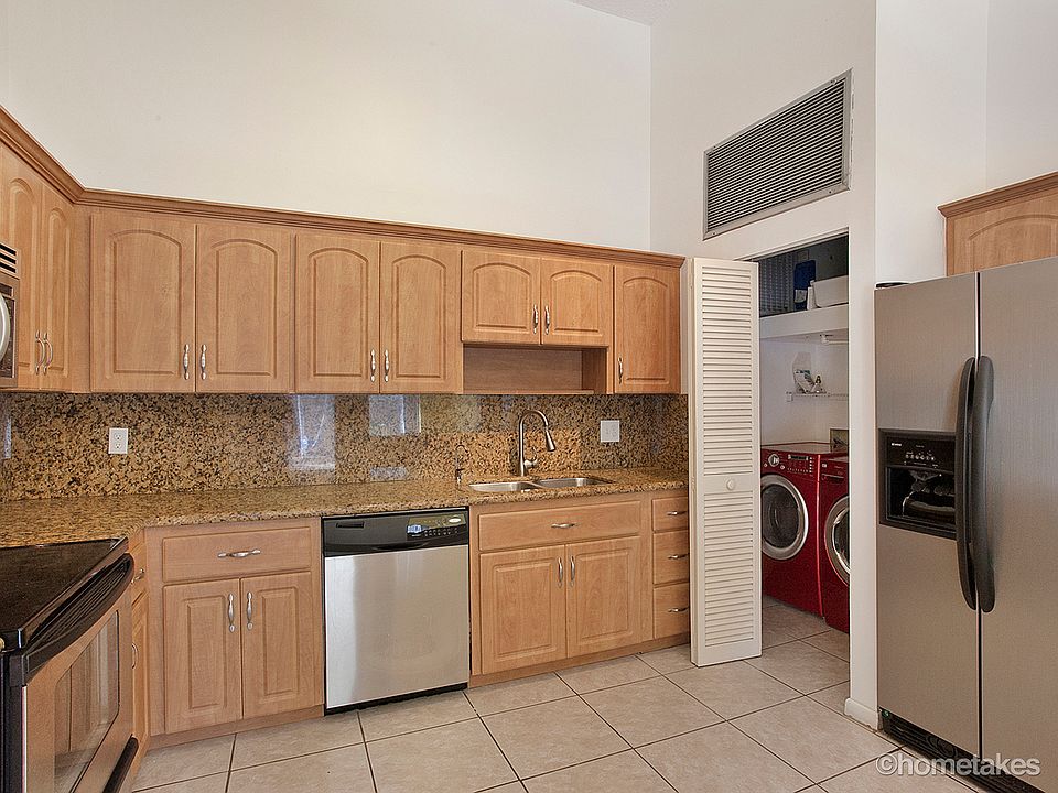 1st image of 501 Leslie Dr