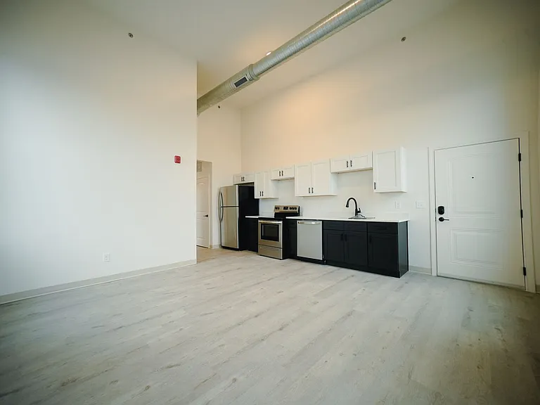 350 N Main St — Photo 31