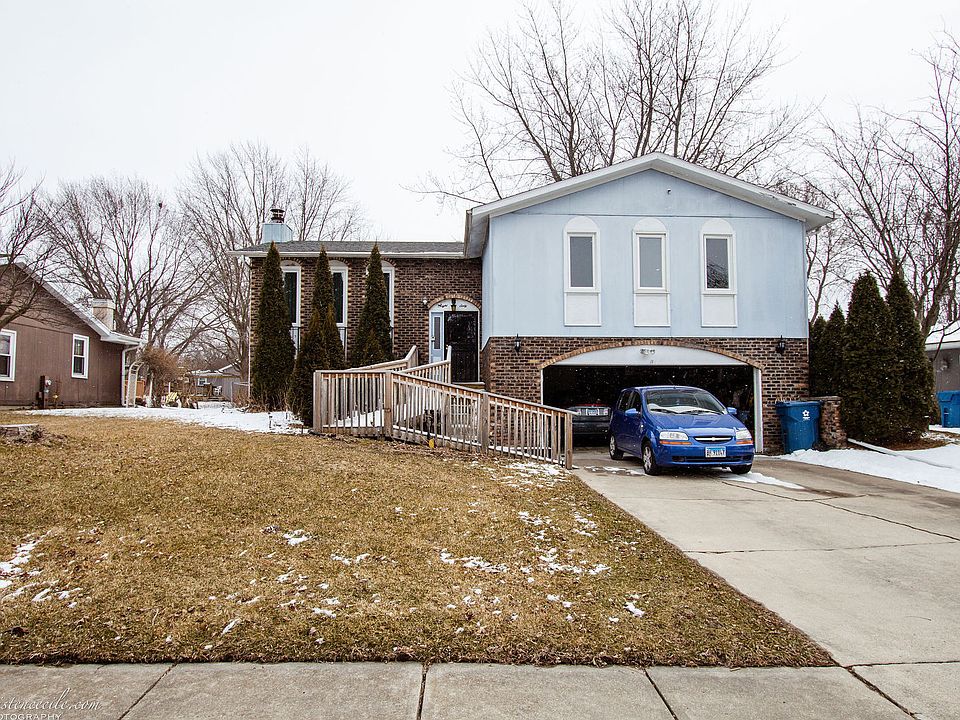 1st image of 860 Independence Dr