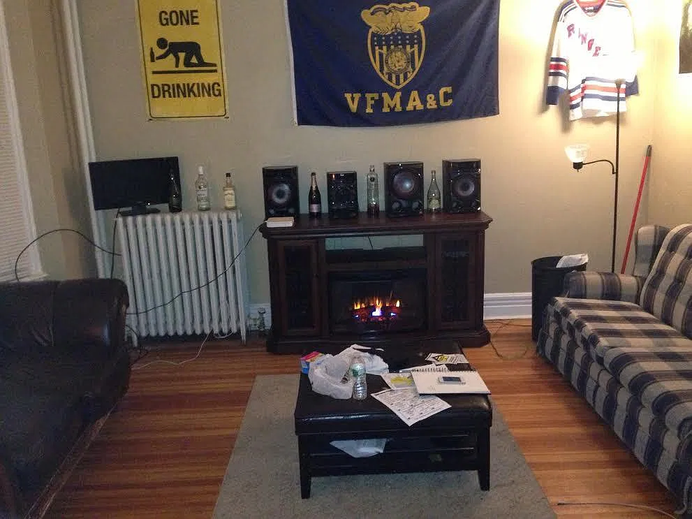 4 bed, 1500 sqft, $2,100 — Photo 3