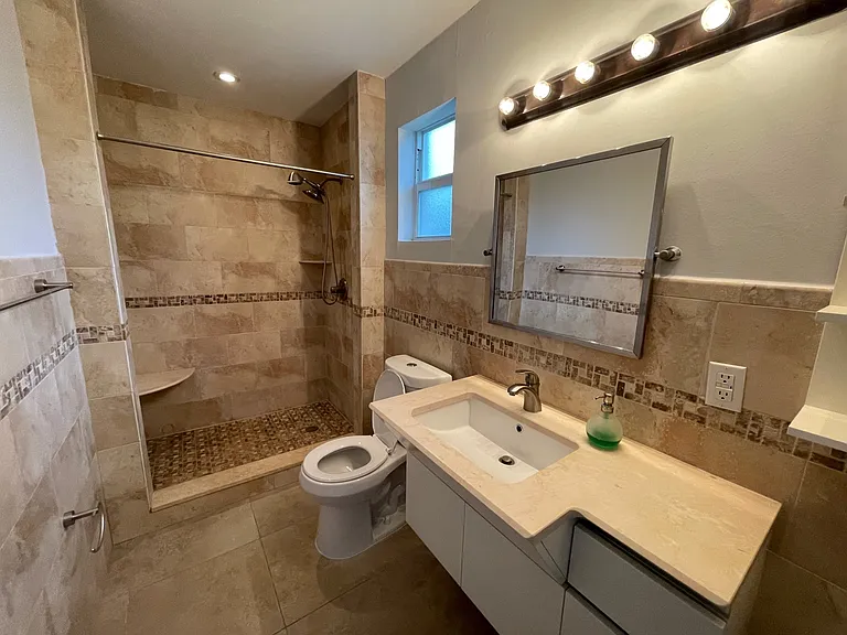 2643 SW 64th Ave — Photo 7