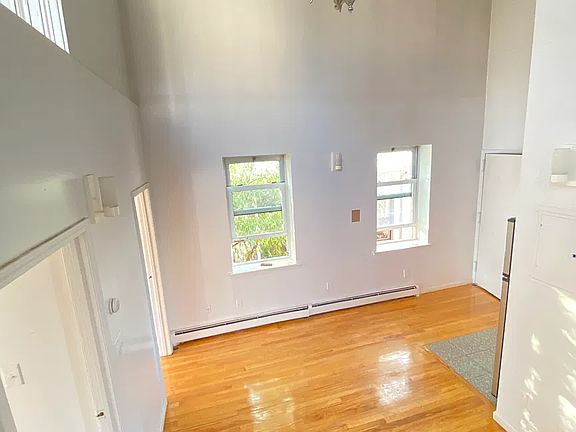 5th image of 10 Goodwin Pl #Penthouse