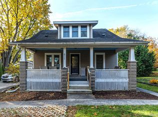611 W Saint Clair St, Almont, MI