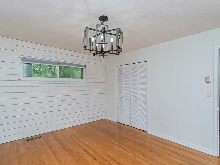 1621 Fernwood Cir — Photo 22