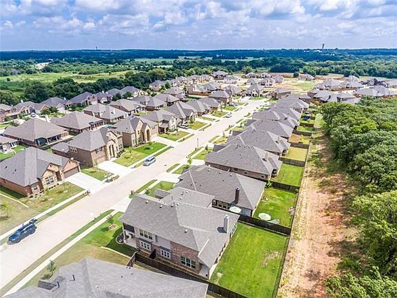 4th image of 1212 Barberry Dr