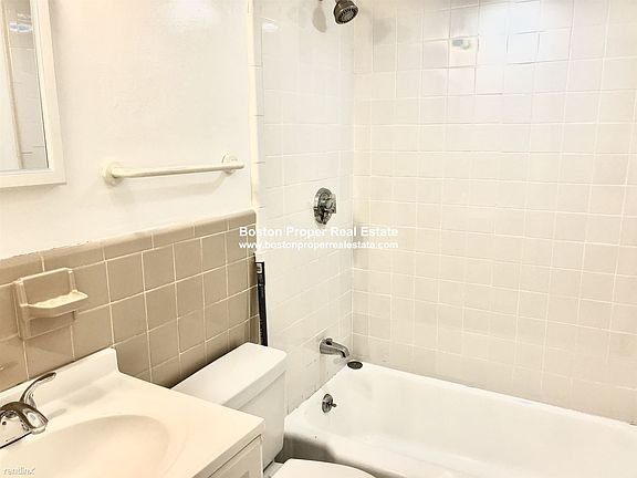 49 Gloucester #2 Boston - Back Bay Unit Photo 6 (1)