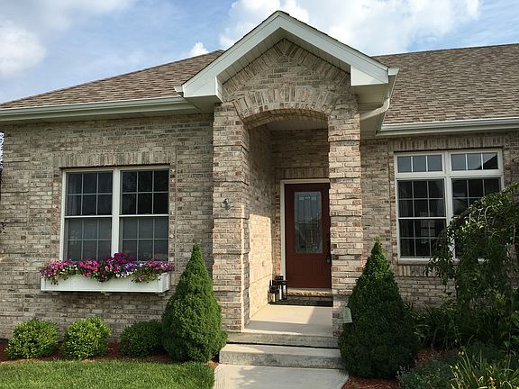 2nd image of 597 W Park Ct