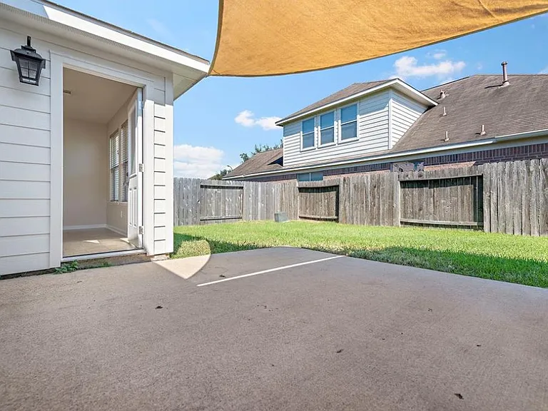 19218 Dawntreader Dr — Photo 32