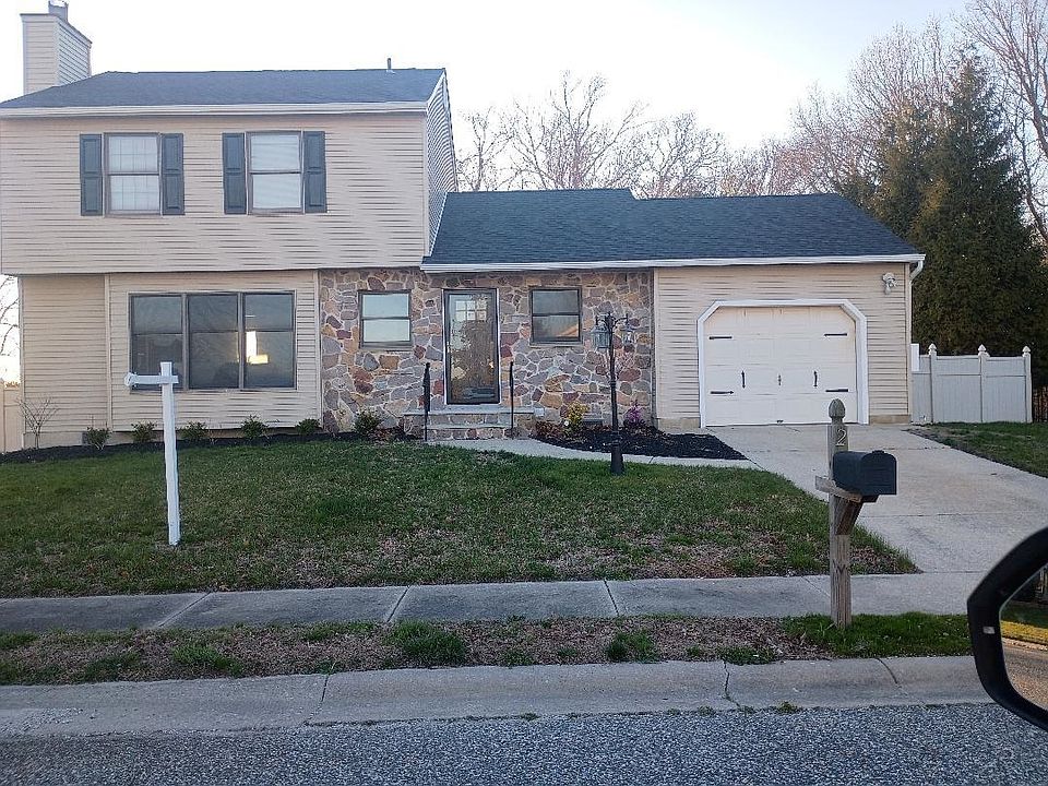 1st image of 2 Boothbay Dr