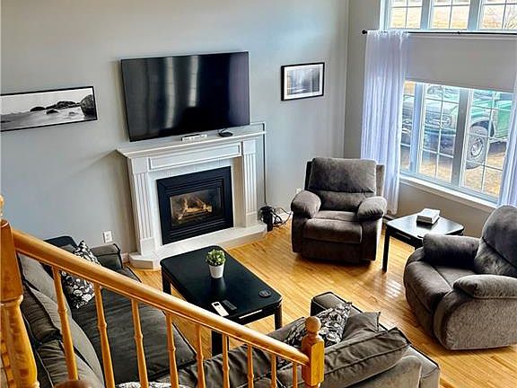 2nd image of 25 Windy Hill Rd