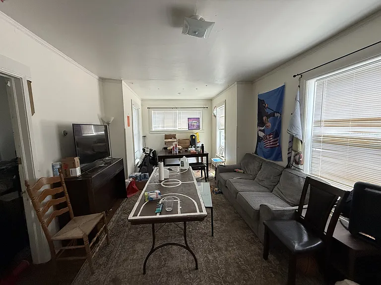 404 Oak Ave — Photo 2