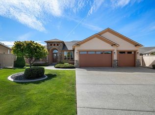 8771 W Rio Grande Ct, Kennewick, WA 99336