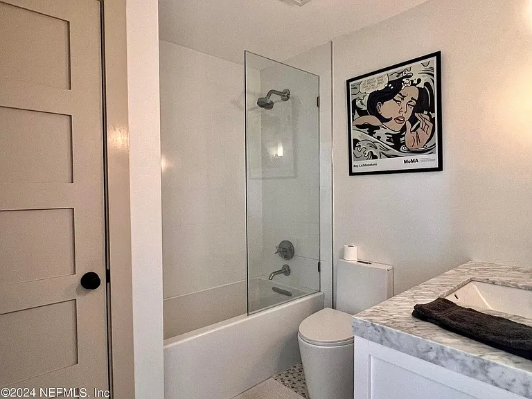 1951 N Market St #3 — Photo 6
