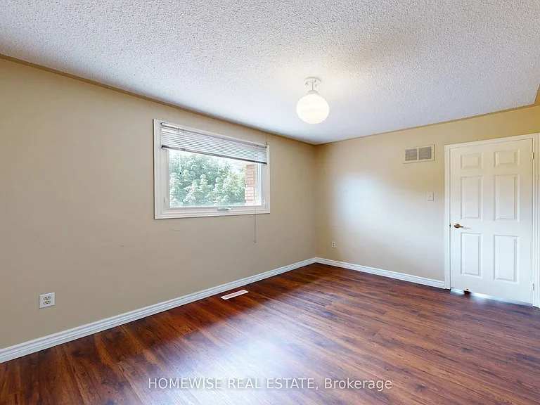 11 Briarcliffe Cres — Photo 28