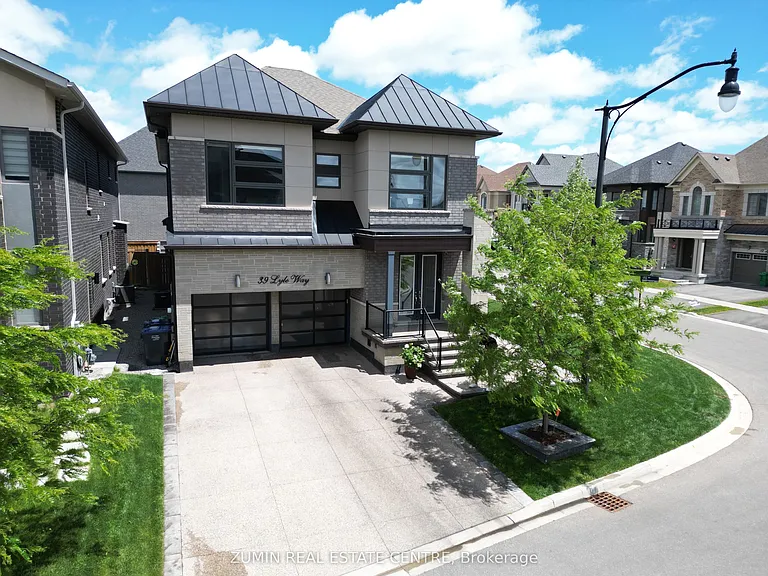 39 Lyle Way — Photo 1