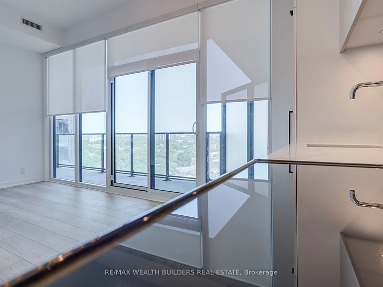 285 Dufferin St #1103 — Photo 9