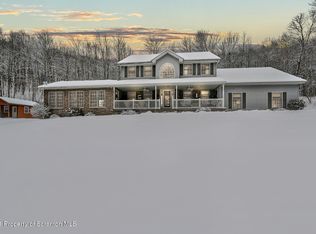 323 Fallbrook Rd, Carbondale, PA 18407