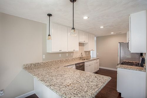 5th image of 5127 S Towne Sq