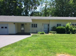 406 Chicora Rd, Lewiston, NY 14092