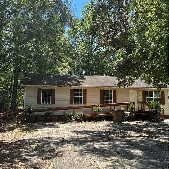 1337 Stewart Rd — Photo 1
