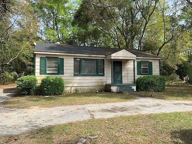 1st image of 2413 Oxford Dr